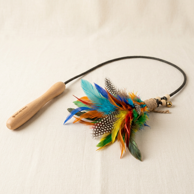 Interactive cat play toy that encourages natural hunting instincts for indoor cats